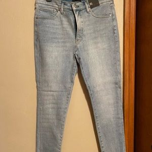 Light Skinny Jean